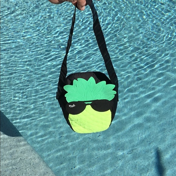 PINK Pineapple 🍍 Insulated Cooler 🔴must be purchased in $10 bundle 🔴 - Picture 3 of 3